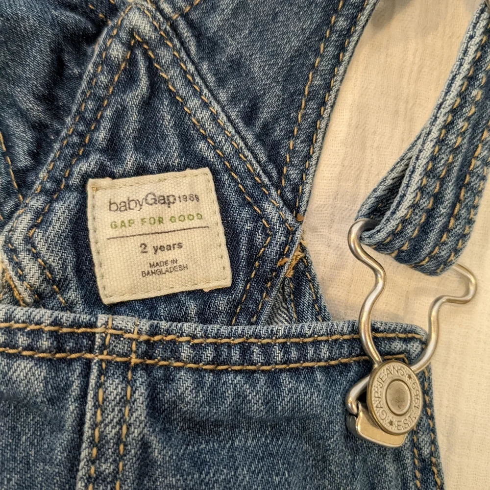 Gap overalls denim jean skirt Bottom Girls size 2 Pockets